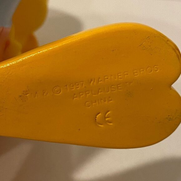 Tweety Bird Barrel Piggy Bank (1997) - Picture 7 of 7